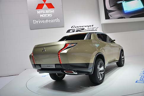 Mitsubishi - Il Concept GR-HEV utilizza l’avanzata tecnologia 4WD permanente grazie al Super All Wheel Control (S-AWC), garantendo una grande stabilità e un’ottima performance di guida anche nelle condizioni più difficili. width=