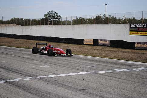 Formula - Monoposta Lola Dome in gara per la finalissima categoria Formula al Challenge del Levante di Binetto width=