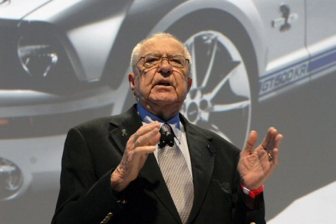 Ford - Nel 1952 ottiene le prime vittorie nel folle mondo delle corse, conquistando gli allori anche in tre campionati nazionali e nella mitica 24 Ore di Le Mans. width=