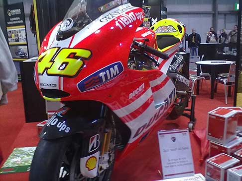 Ducati - Moto Ducati per gare di Moto GP repplica esposta all´EICMA width=