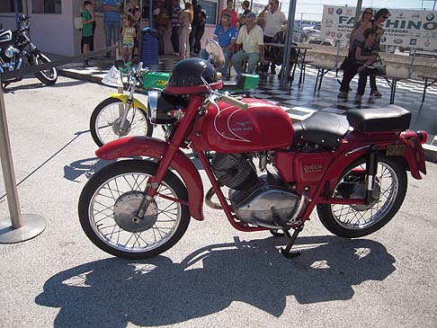 Moto Guzzi - Moto Guzzi esposta al raduno Giannini width=