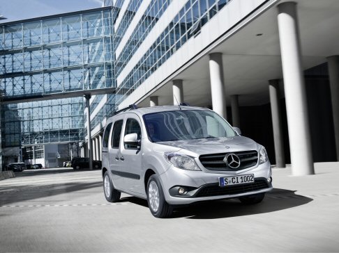 Mercedes-Benz - Con il Concept Classe B Electric Drive, Mercedes-Benz anticipa il futuro elettrico della Classe B.  width=