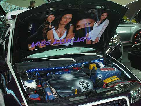 My Special Car - My Special Car Show auto tuning Miss Luxury sotto il cofano motore width=