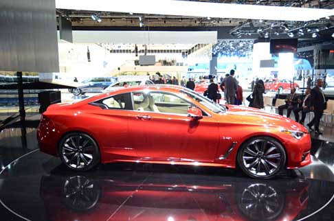 Infiniti - La trasmissione esalta le sue qualità dinamiche insieme al potente 3.0 litri V6 biturbo ad alte prestazioni da 405 CV di pura adrenalina. 