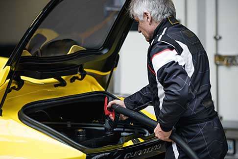 Nanoflowcell - Il motore dotato di tecnologia nanoFlowcell abbinato all'utilizzo di liquidi elettrolitici sembra aver vinto la sfida dell’autonomia e dell’efficienza. 