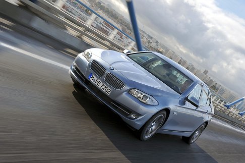 BMW - E' imminente il debutto della New BMW ActiveHybrid 5, previsto per la prossima estate width=