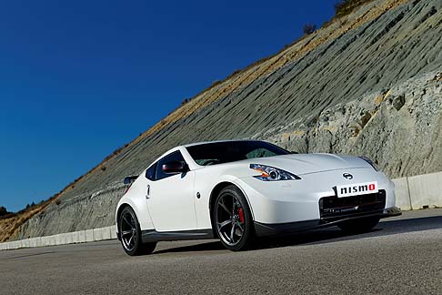 Nissan - Il brand del Sol Levante sceglie il parterre di Ginevra per offrire un’ampia panoramica del design e delle caratteristiche tecniche della nuova vettura. width=