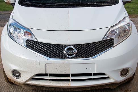 Nissan - Nissan Note già adotta una tecnologia in grado di autopulirsi. Si tratta di una telecamera con funzione automatica di lavaggio/asciugatura della lente, posta sul portellone dell'auto. width=