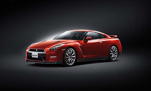 Nissan - Commercializzata sul mercato interno a partire dal 2 dicembre, Nssan GT-R 2014 raggiungerà tutti i principali mercati mondiali. width=