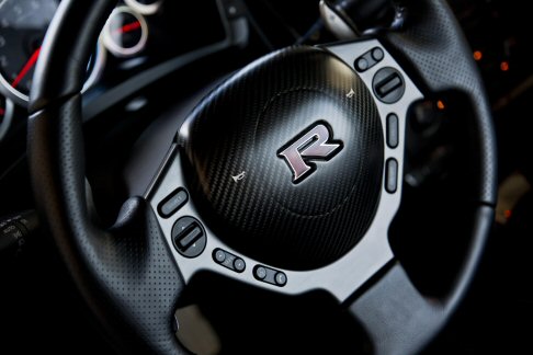 Nissan - Il prezzo di partenza è fissato a 500.000 euro, soggetto a variazioni a seconda delle dotazioni richieste da ogni acquirente.  width=
