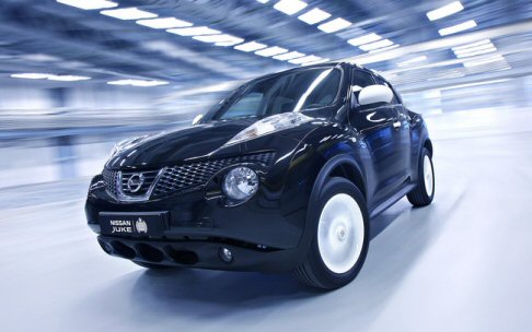 Nissan - Per chi acquisterà la special è previsto l’esclusivo Music Pack, per rendere più coinvolgente l’ascolto della musica e che include un Apple iPod Touch bianco da 8 GB.  width=