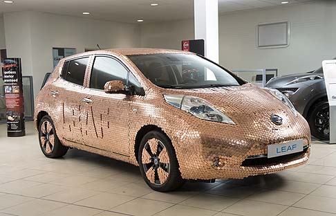 Nissan - Il mercato delle vetture elettriche si dimostra in ottima salute e lo sottolineano i dati sulle vendite globali vantati da Nissan, che ha raggiunto con la rivoluzionaria LEAF il traguardo delle 100.000 unità vendute su scala mondiale. width=