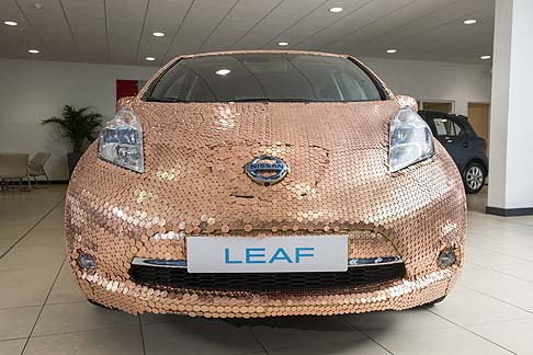 Nissan - Nissan LEAF, il primo veicolo a emissioni zero al mondo a essere prodotto su vasta scala, rappresenta così l'EV più venduto della storia con una quota di mercato del 45%. width=
