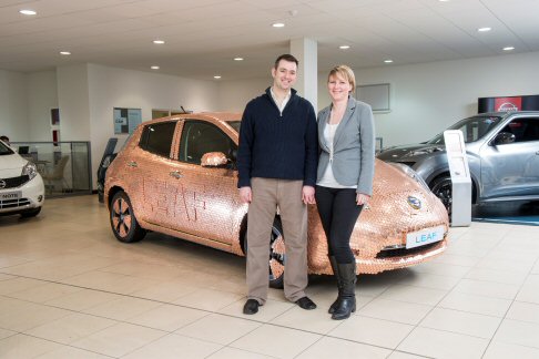 Nissan - Per festeggiare questo grande successo commerciale, Nissan ha pensato di realizzare una versione esclusiva di Nissan LEAF, caratterizzata da un rivestimento speciale realizzato con 50.000 monete. width=