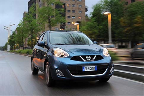 Nissan - La versione base Visia offre: chiusura centralizzata a distanza, finestrini anteriori elettrici, servosterzo elettrico, cerchi da 14 pollici e dispositivi di sicurezza con airbag frontali. width=