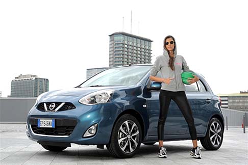 Nissan -  Il sistema PSM (Parking Slot Measurement) permette di misurare lo spazio di parcheggio e aiuta il conducente a stabilire se lo spazio è sufficiente per parcheggiare l'auto.  width=