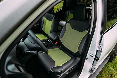 Nissan - Navara EnGuard Concept è equipaggiato con il sistema di navigazione satellitare NissanConnect e il sistema di telecamere Nissan Around View Monitor. 