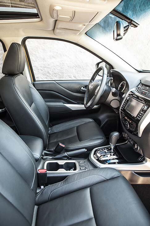 Nissan -  La plancia è stata ridisegnata e dotata di un'estetica scolpita width=