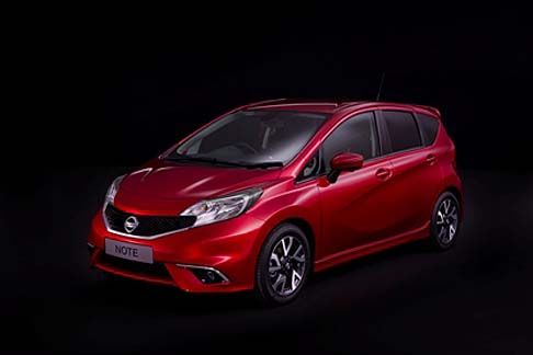 Nissan - Ispirata alla concept Invitation, presentata a Ginevra nel 2012, la nuova Note offre linee fluide e un'aerodinamica molto curata.  width=