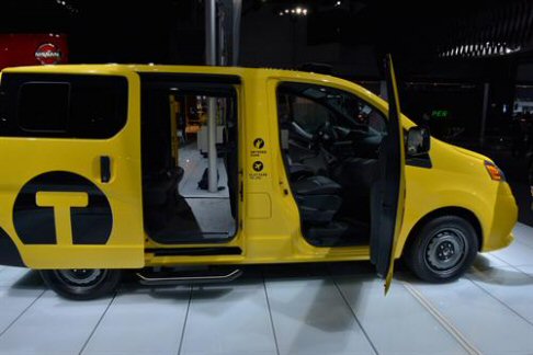 Nissan - Dopo due anni di attente valutazioni, la Taxi & Limousine Commission (TLC) ha scelto Nissan NV200 Taxi come esclusivo taxi del futuro per la città a partire da fine 2013. width=