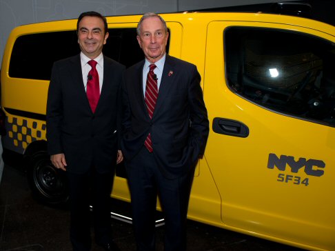 Nissan - La presentazione ufficiale è avvenuta nel corso di un evento speciale a SoHo, alla presenza di Carlos Ghosn, Presidente e CEO di Nissan, e del Sindaco di New York Michael R. Bloomberg. width=