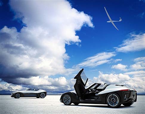 Nissan - L’inedita Nissan BladeGlider Concept promette di far assaporare ai suoi passeggeri le emozioni che si provano in volo.  width=