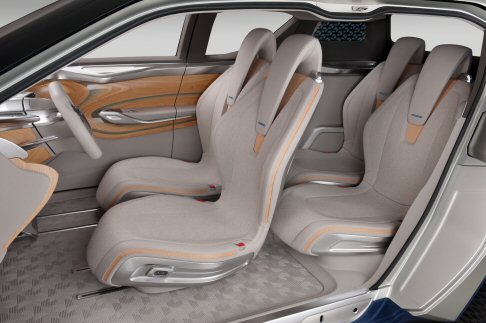 Nissan - Grazie all'innovativa propulsione elettrica 4x4 a celle di combustibile e alla innovativa presenza scenica, la TeRRA porta la sostenibilità in un territorio inesplorato. width=