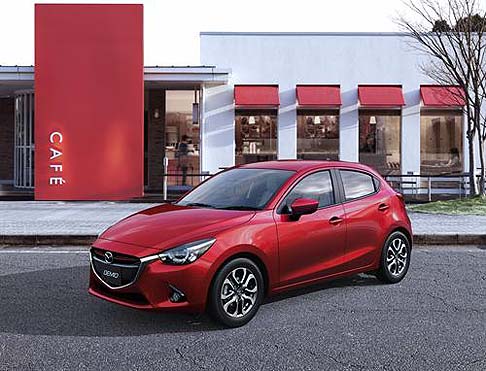 Mazda - Il design KODO conferisce alla vettura un aspetto dinamico e vitale e uno stile senza eguali.  width=