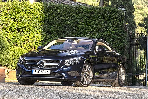 Mercedes-Benz - Esclusiva e straordinariamente lussuosa, la nuova Mercedes-Benz Classe S Coupé si distingue per il carattere dinamico abbinato a soluzioni di fascia premium. width=