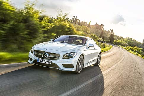 Mercedes-Benz - Le dotazioni tecnologiche sono avanzatissime, come dimostra la presenza del sistema di sospensioni MAGIC BODY CONTROL con funzione di inclinazione in curva, unico nel suo genere.  width=