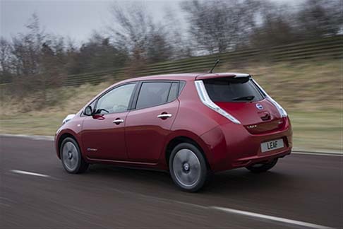 Nissan - La Nuova LEAF sarà in vendita in Europa a metà anno 2013 e vedrà affiancarsi due versioni elettriche di NV200. In corso anche lo sviluppo di un taxi elettrico basato su e -NV200, mentre un veicolo elettrico per Infiniti arriverà nel 2015. width=