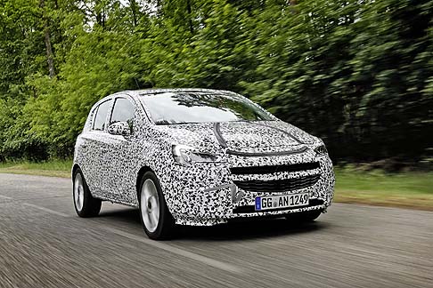 Opel - I test di validazione sono stati effettuati da quattro prototipi che hanno percorso le strade del Palatinato, la regione a sud ovest di Francoforte sul Meno.  width=
