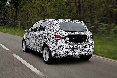 Opel - Tra la precedente versione e quella che sarà lanciata nel 2014 si nota un evidente salto qualitativo, soprattutto per quanto riguarda la motorizzazione motore 1.0 ECOTEC, di recente sviluppo, che assicura coppia, guidabilità e silenziosità . width=