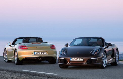 Porsche - Secondo i dati ufficiali, la Boxster equipaggiata con il cambio PDK accelera da 0 a 100 km/h in 5,7 secondi, che scende a 5,0 secondi sulla Boxster S. width=