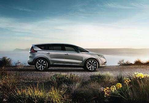 Renault - La nuova generazione offre un design fluido, abitacolo accogliente e confortevole e la console centrale sospesa.  width=