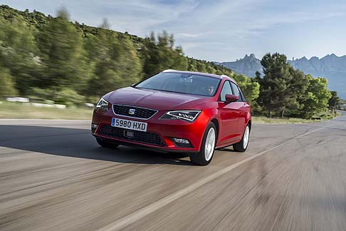 Seat - La station wagon iberica potrà affrontare anche le condizioni più impegnative senza intaccare minimamente il comfort e la sicurezza. Tale risultato è possibile grazie al sistema con frizione Haldex. width=