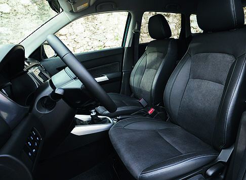 Suzuki - Tra le novità assolute, infine, segnaliamo il tetto apribile composto da due sezioni in cristallo. width=