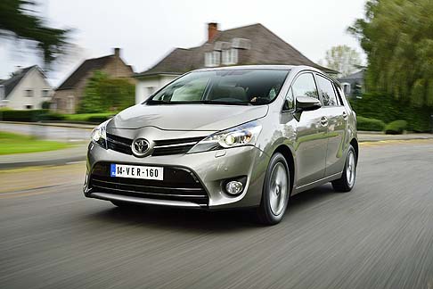 Toyota - In arrivo aggiornamenti sul fronte delle motorizzazioni e delle dotazioni per la recentissima Toyota Verso, lanciata nel 2013, e studiata per il mercato europeo.. width=