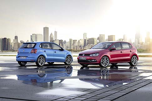 Volkswagen  - Come già avvenuto per la up! e il Maggiolino, Volkswagen ha pensato ad una versione di lancio caratterizzata da una dotazione esclusiva: la Polo Fresh, una versione speciale disponibile in cinque colori carrozzeria. width=