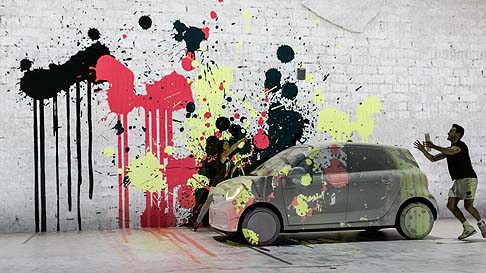 Smart - Grazie agli sbalzi corti, ad una lunghezza ridotta al minimo e ad un angolo di sterzata elevato, i nuovi modelli smart assicurano la massima agilità anche nelle manovre di parcheggio e nelle inversioni a U.  width=