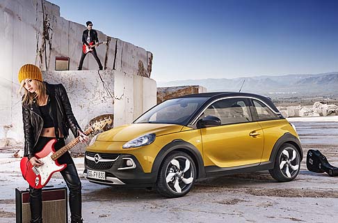 Opel - Dopo aver indossato la veste di concept durante la vetrina di Ginevra 2013, a distanza di un anno la Opel ADAM Rocks Concept diventa realtà , pronta a sfidare le dirette concorrenti avvalendosi di un design originale e piacere di guida all’aria aperta. width=