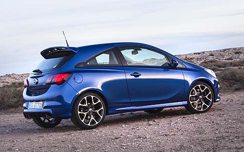 Opel - La Opel Corsa OPC insieme al propulsore turbo benzina da 207 CV, la vettura dispone di un cambio a sei velocità, dagli innesti fluidi brevi e precisi width=