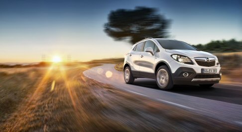 Opel - Opel Mokka e Opel Astra OPC si contenderanno i flash dei visitatori, sempre numerosi nell’evento più importante per il settore auto.  width=