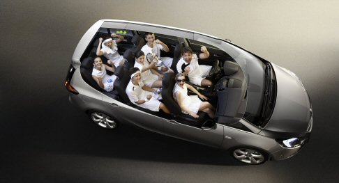 Opel - Grazie all’innovativo sistema Flex7, riprogettato per essere ancora più efficiente, l’abitacolo risulta estremamente flessibile grazie alle tante opzioni di modulabilità  width=