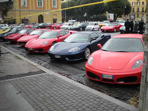 Telethon - Panoramica Raduno Ferrari nella città eterna a favore di Telethon. Foto by Carlito width=