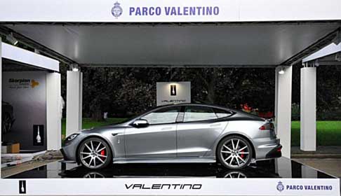 Up Design - La Mole Valentino è, come abbiamo già detto, la rivisitazione della vettura Tesla Model S, berlina elettrica a stelle e strisce.