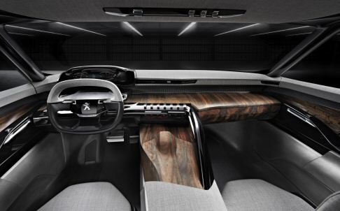 Peugeot - La seconda schermata presenta una barra di controllo per consentire l'accesso al climatizzatore automatico e al sistema Blue Pure, innovativo sistema di trattamento dell'aria che purifica l’ambiente. width=