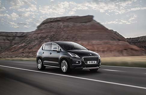 Peugeot - Un’altra importante fotografia dei progressi ambientali e della crescita della gamma è la tecnologia ibrida Diesel HYbrid4, inaugurata sulla 3008 HYbrid4 e poi adottata su 508 RXH e 508 HYbrid4. width=