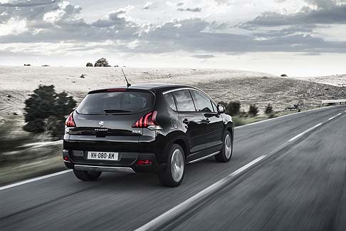 Peugeot - La nuova Peugeot 3008 e la monovolume compatta 5008 sono esposte a Francoforte con un frontale ridisegnato e con proiettori tecnologici.  width=