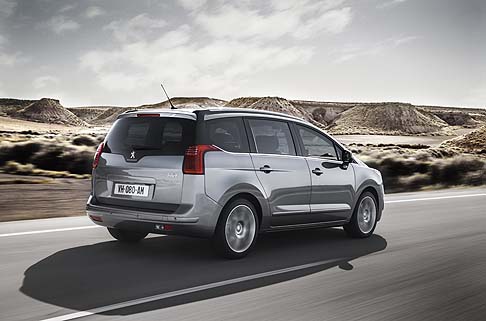Peugeot - Al 65esimo Salone di Francoforte, il brand Peugeot mette in mostra il proprio carnet di proposte per la mobilità , puntando ad una crescita ambiziosa della propria gamma. width=